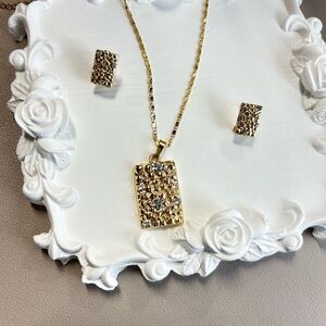 Intricate Gold Filigree Necklace